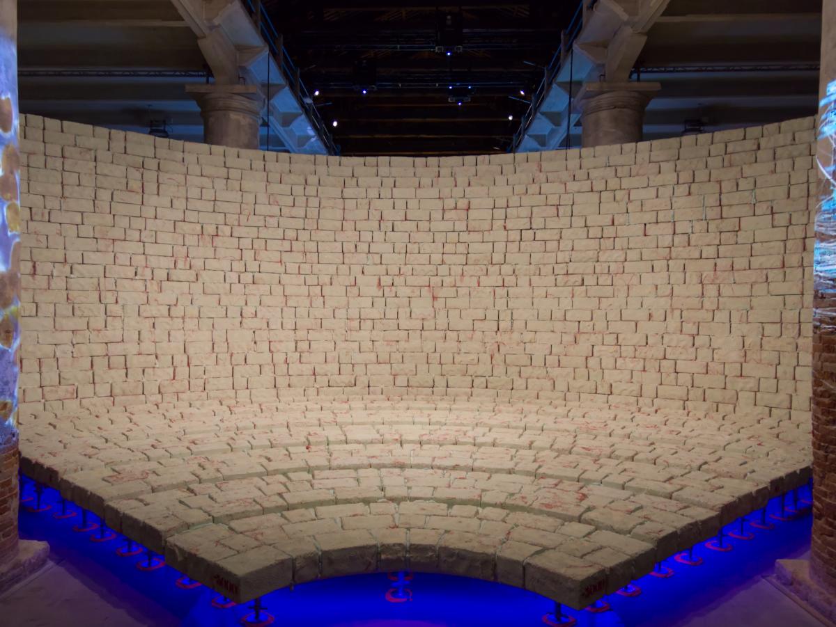 Adapting the Biennale to the Corderie